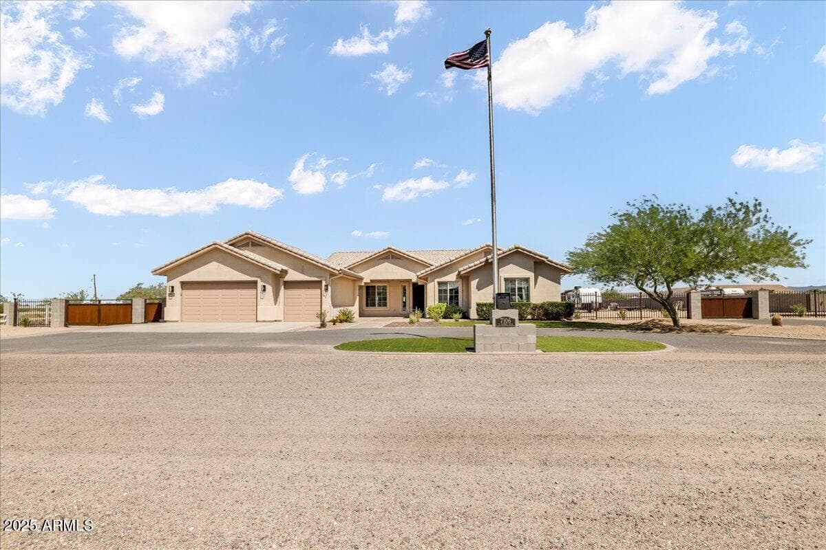 7106 W HOMBRE Road, San Tan Valley, AZ 85144 — photo 4 of 50
