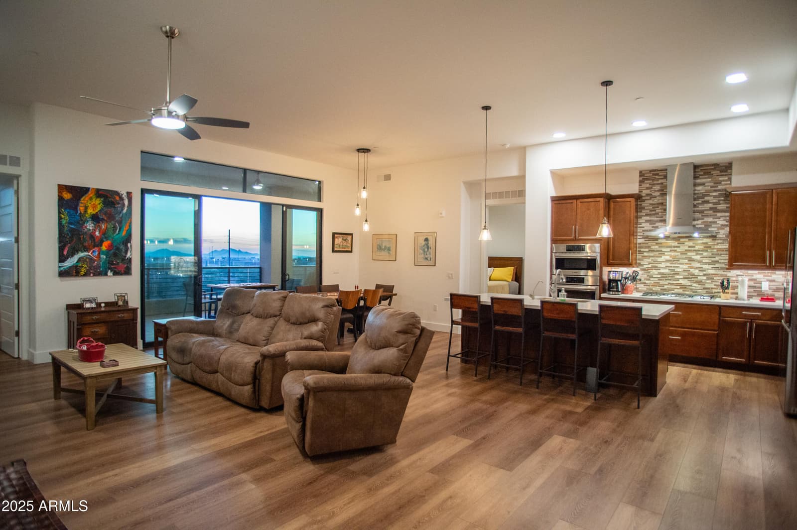 5250 E DEER VALLEY Drive 403, Phoenix, AZ 85054 — photo 5 of 27