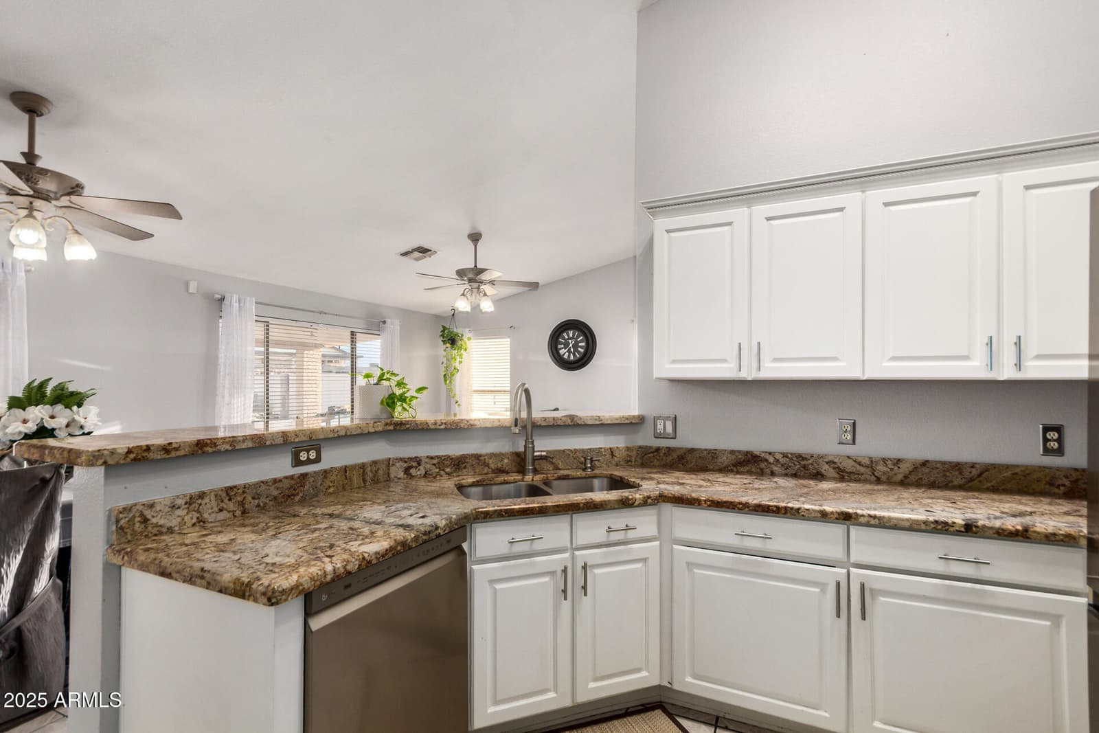 8441 W MINNEZONA Avenue, Phoenix, AZ 85037 — photo 19 of 37