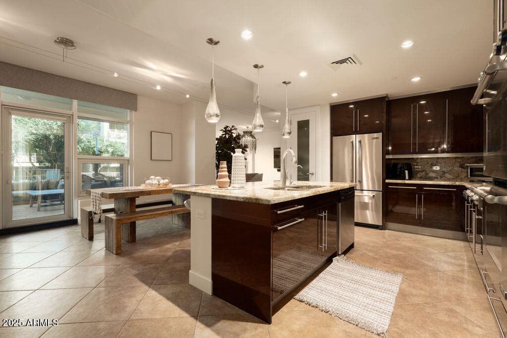 140 E RIO SALADO Parkway 111, Tempe, AZ 85281