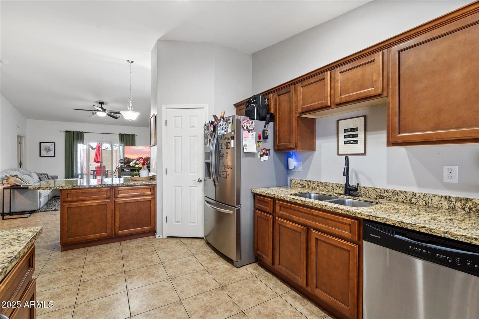 8025 S 5TH Avenue, Phoenix, AZ 85041 — photo 5 of 20