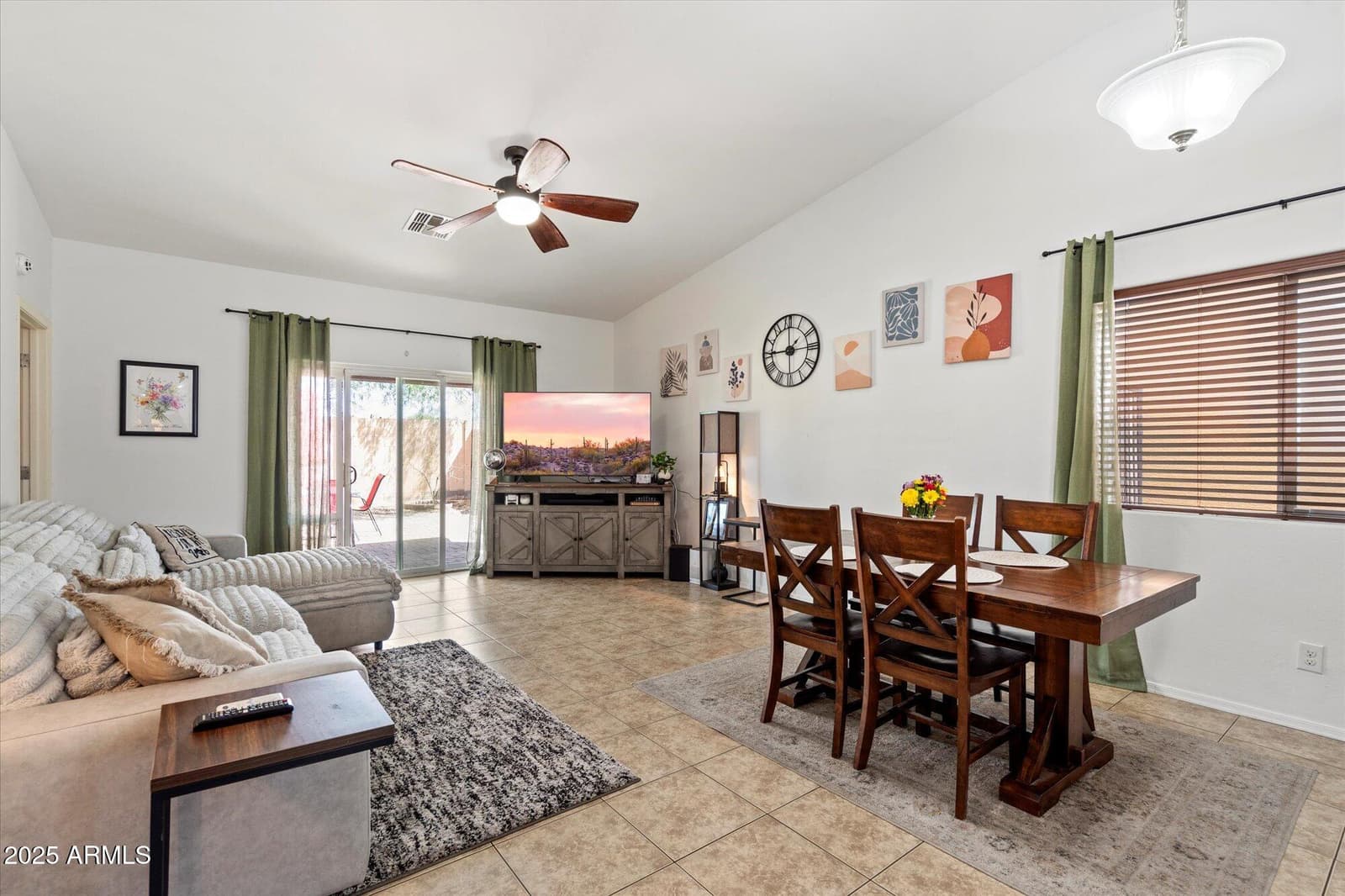 8025 S 5TH Avenue, Phoenix, AZ 85041 — photo 6 of 20