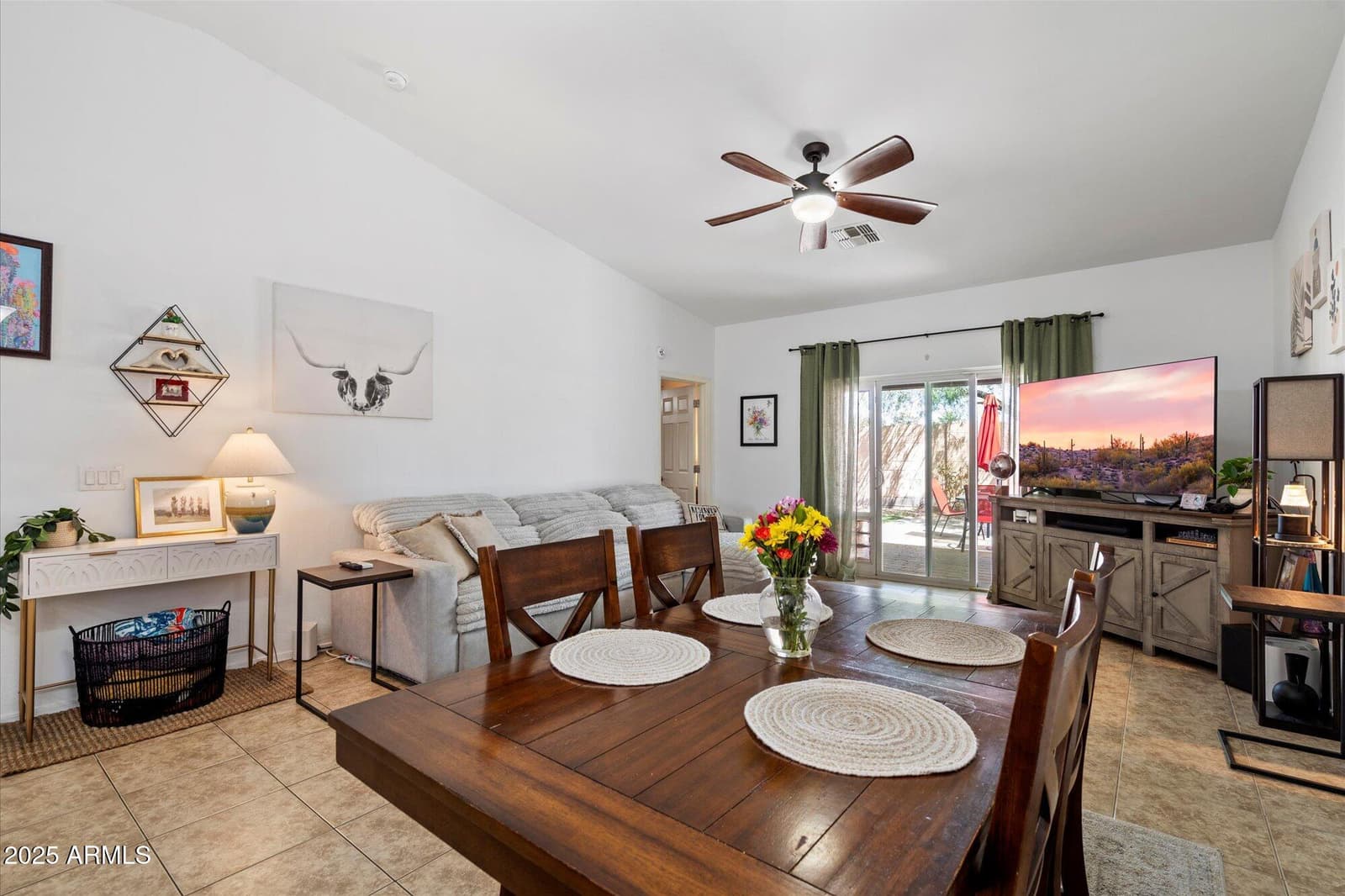 8025 S 5TH Avenue, Phoenix, AZ 85041 — photo 7 of 20