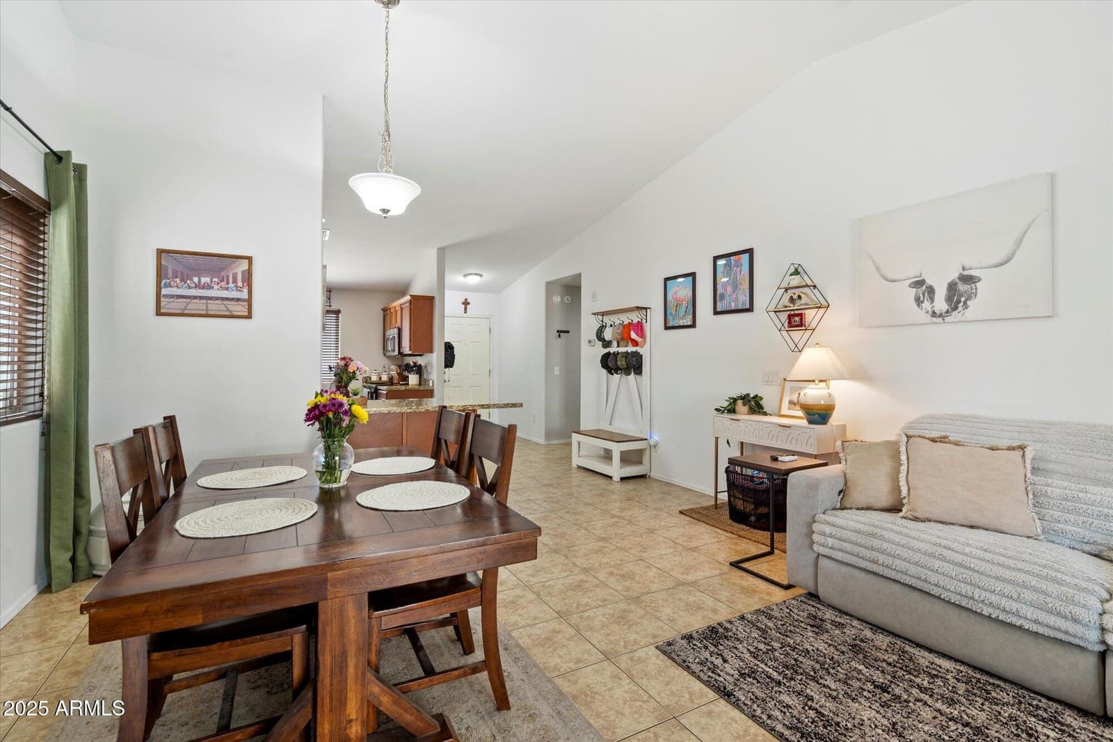 8025 S 5TH Avenue, Phoenix, AZ 85041 — photo 8 of 20