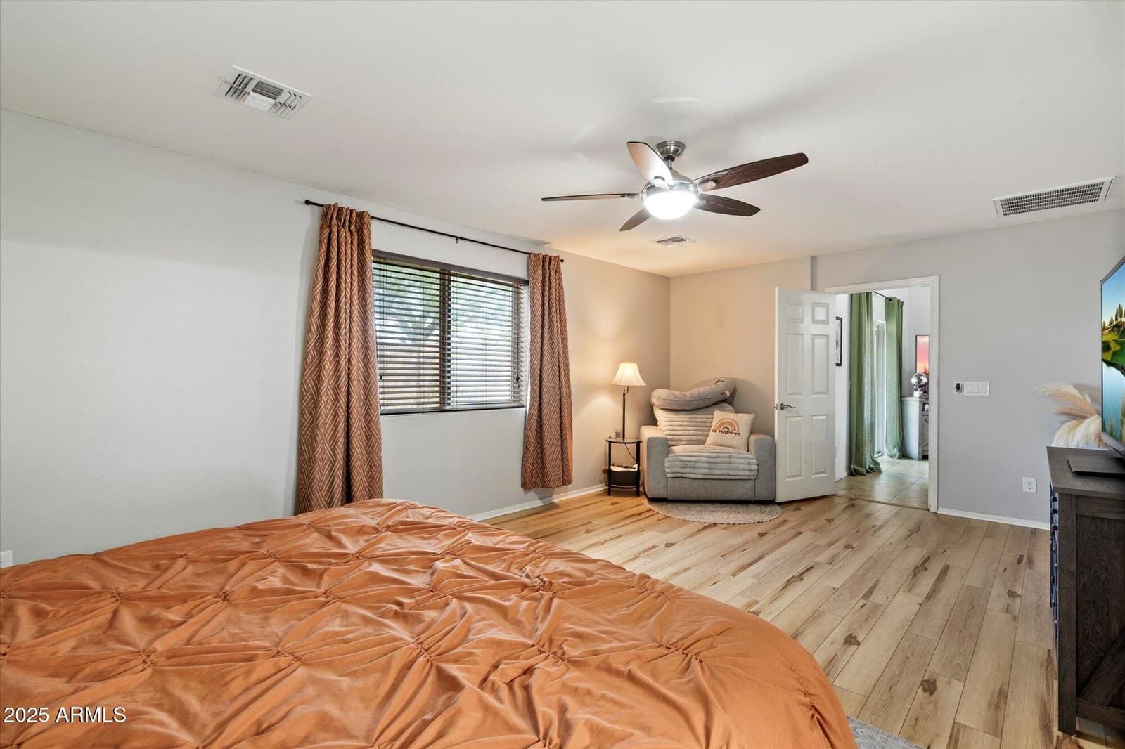 8025 S 5TH Avenue, Phoenix, AZ 85041 — photo 12 of 20