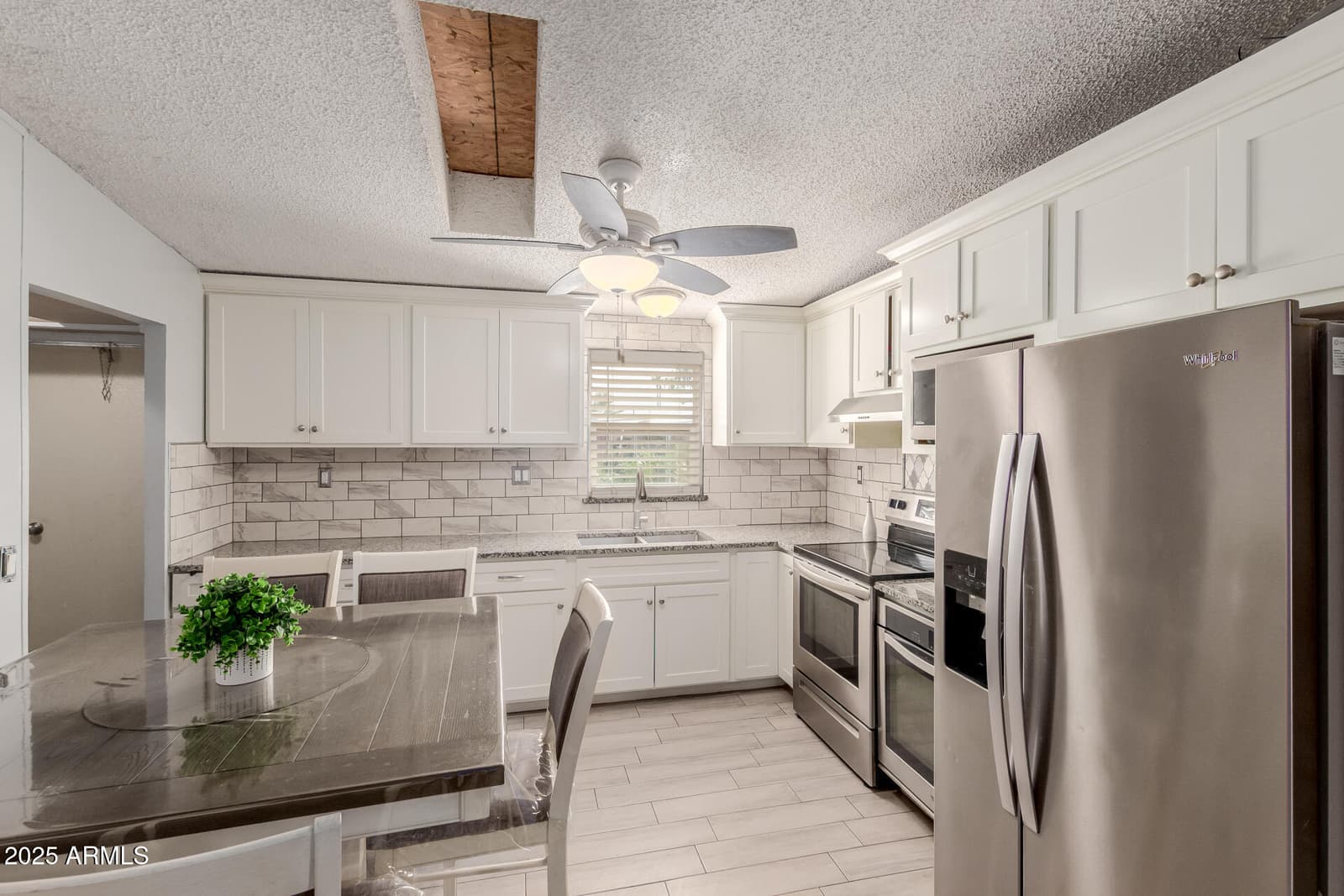 555 W WARNER Road 139, Chandler, AZ 85225 — photo 5 of 21