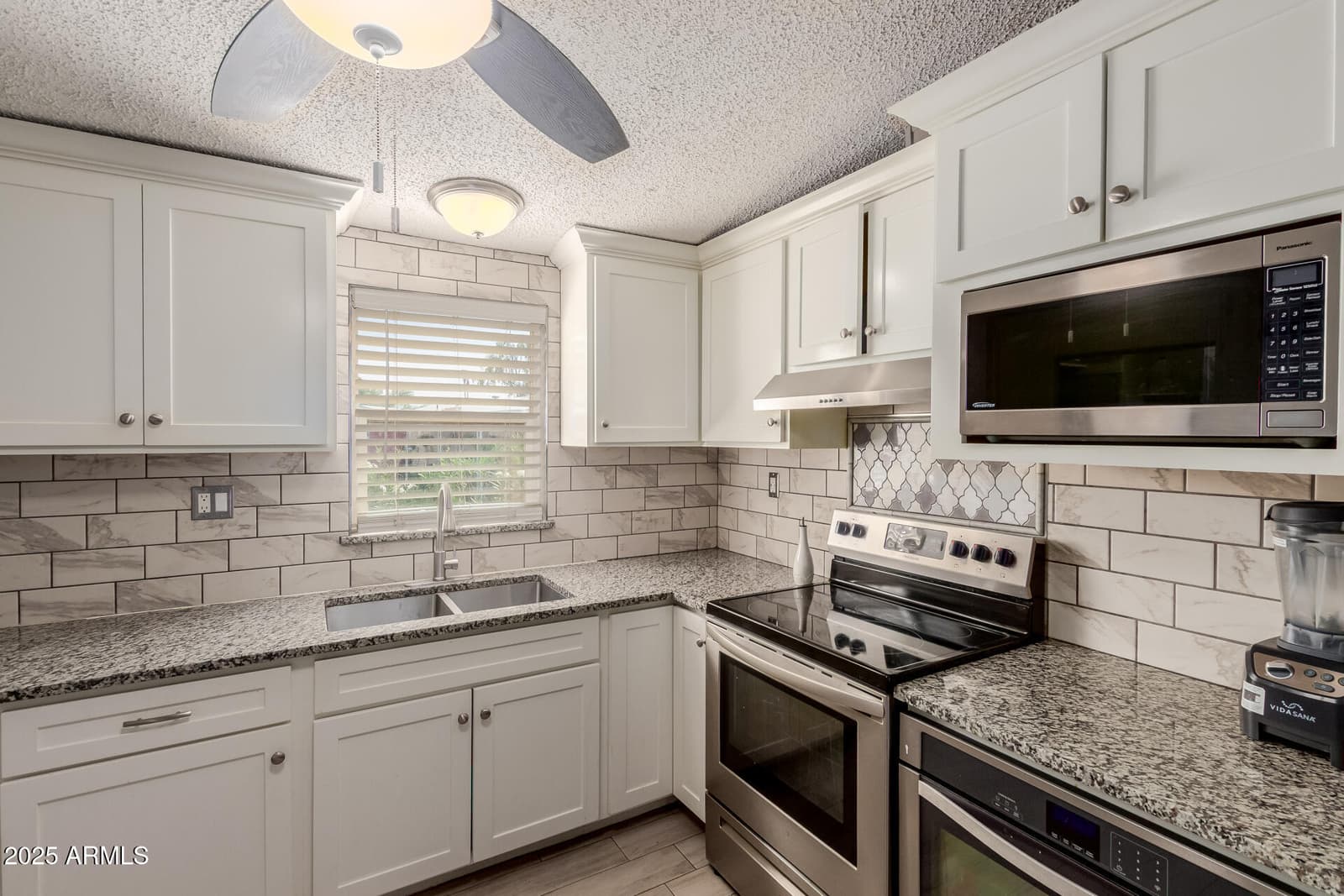 555 W WARNER Road 139, Chandler, AZ 85225 — photo 4 of 21