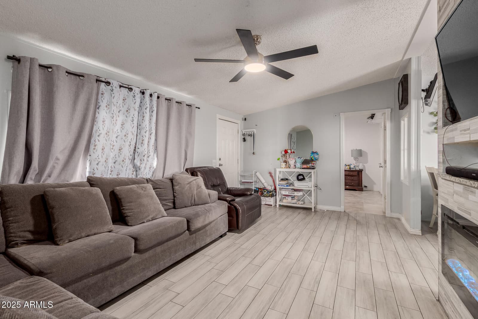 555 W WARNER Road 139, Chandler, AZ 85225 — photo 8 of 21