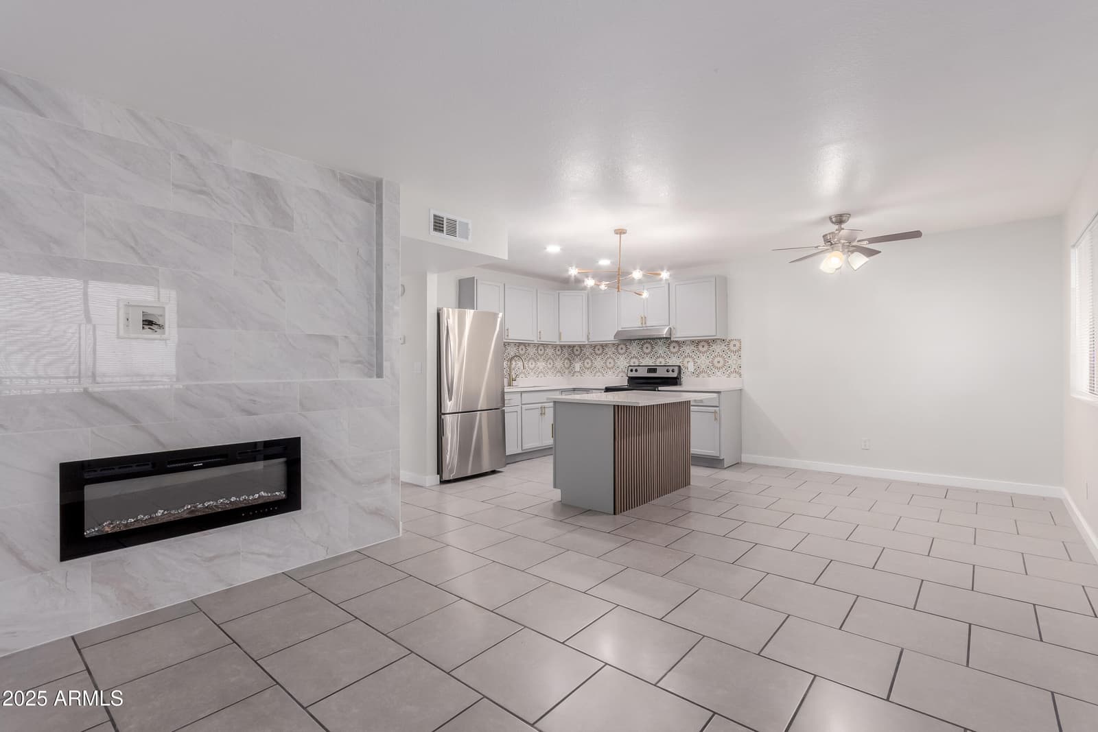 18202 N CAVE CREEK Road 245, Phoenix, AZ 85032 — photo 2 of 13
