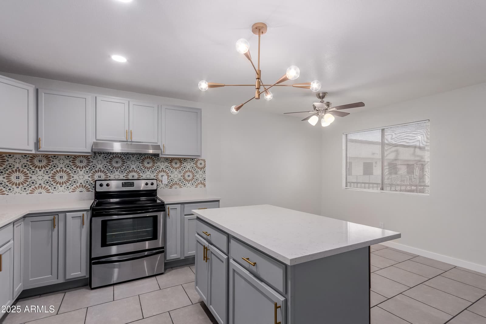 18202 N CAVE CREEK Road 245, Phoenix, AZ 85032 — photo 5 of 13