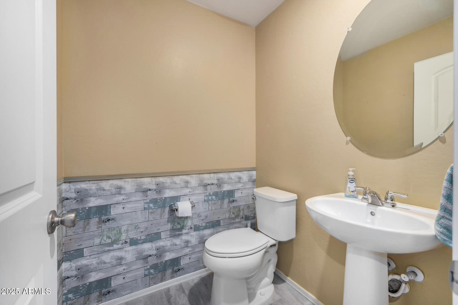 12668 W GLENN Drive, Glendale, AZ 85307 — photo 14 of 32