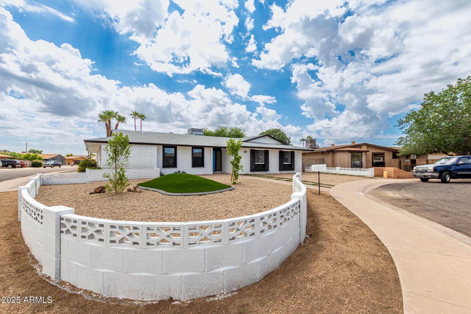 8104 N 45th Avenue, Glendale, AZ 85302 — photo 5 of 48