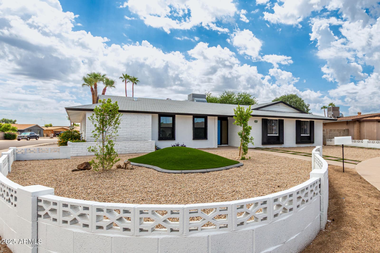 8104 N 45th Avenue, Glendale, AZ 85302 — photo 6 of 48