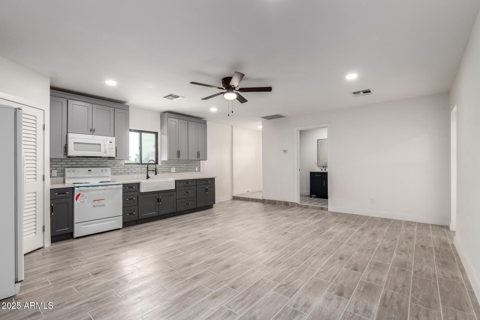 8104 N 45th Avenue, Glendale, AZ 85302 — photo 34 of 48