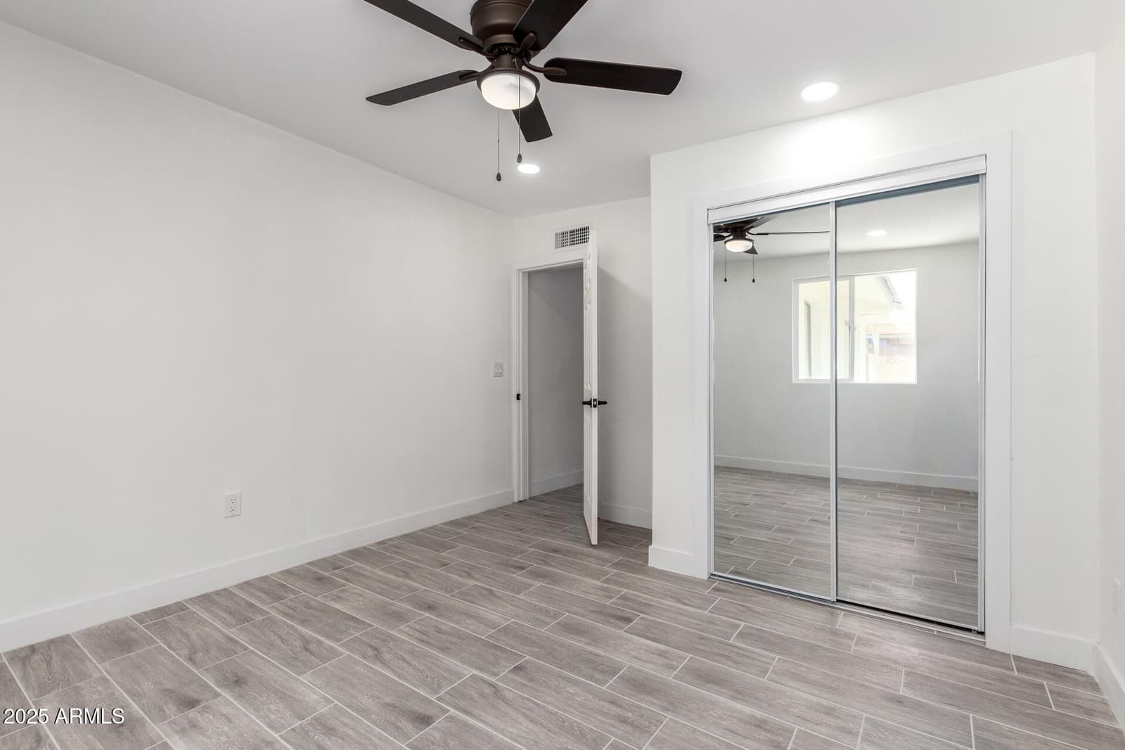 8104 N 45th Avenue, Glendale, AZ 85302 — photo 26 of 48