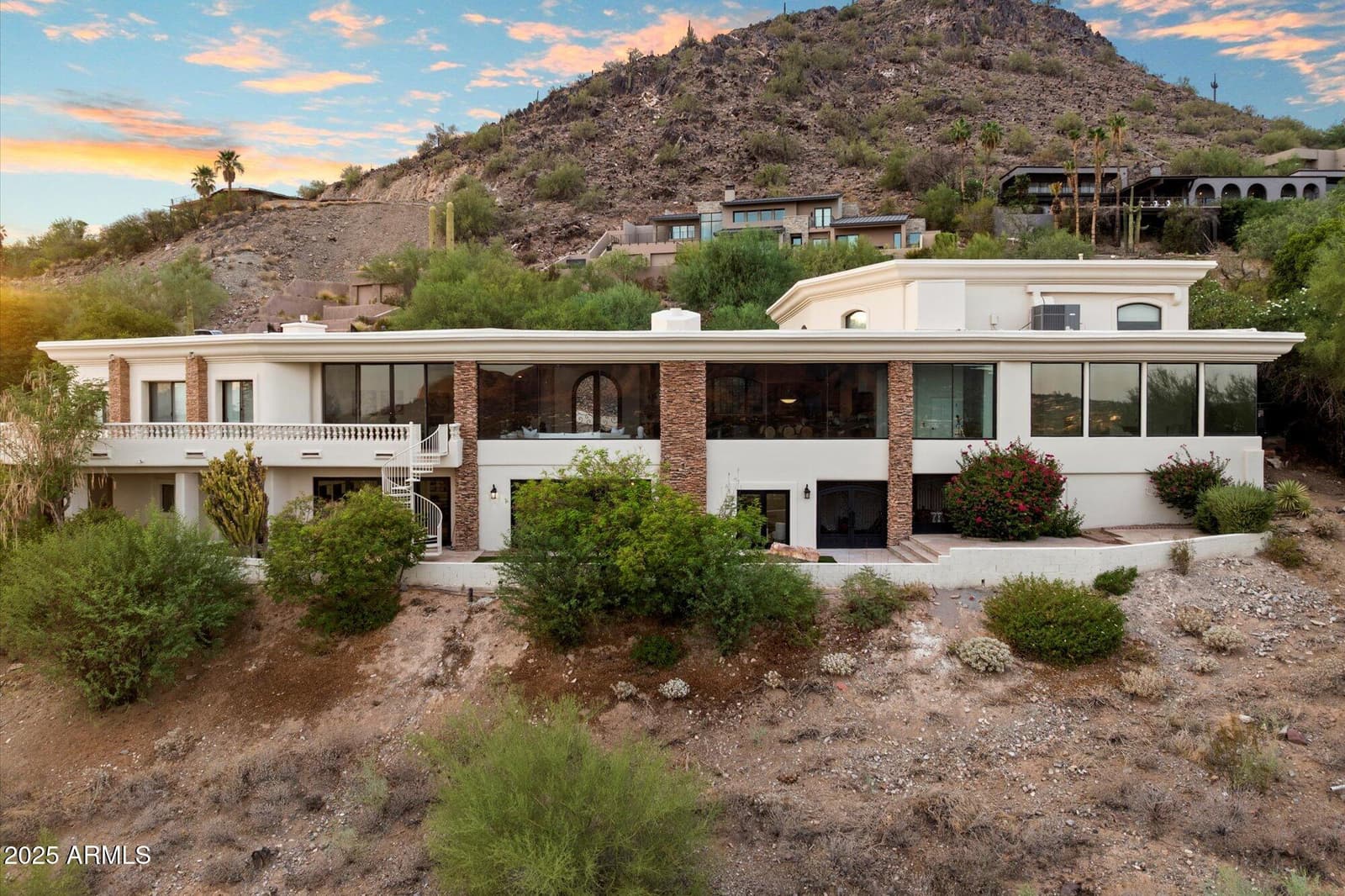 6827 N HIGHLANDS Drive, Paradise Valley, AZ 85253 — photo 9 of 108