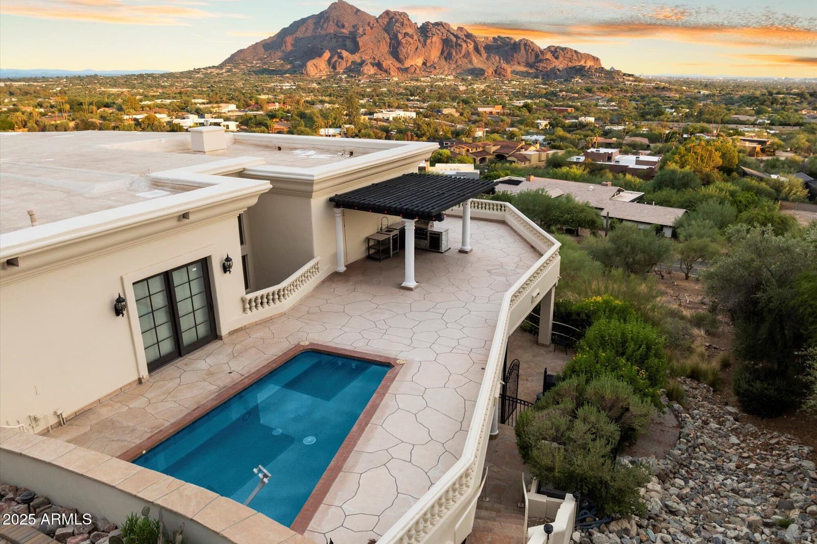 6827 N HIGHLANDS Drive, Paradise Valley, AZ 85253 — photo 10 of 108
