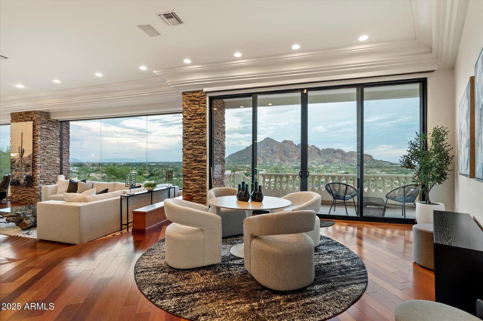 6827 N HIGHLANDS Drive, Paradise Valley, AZ 85253 — photo 18 of 108