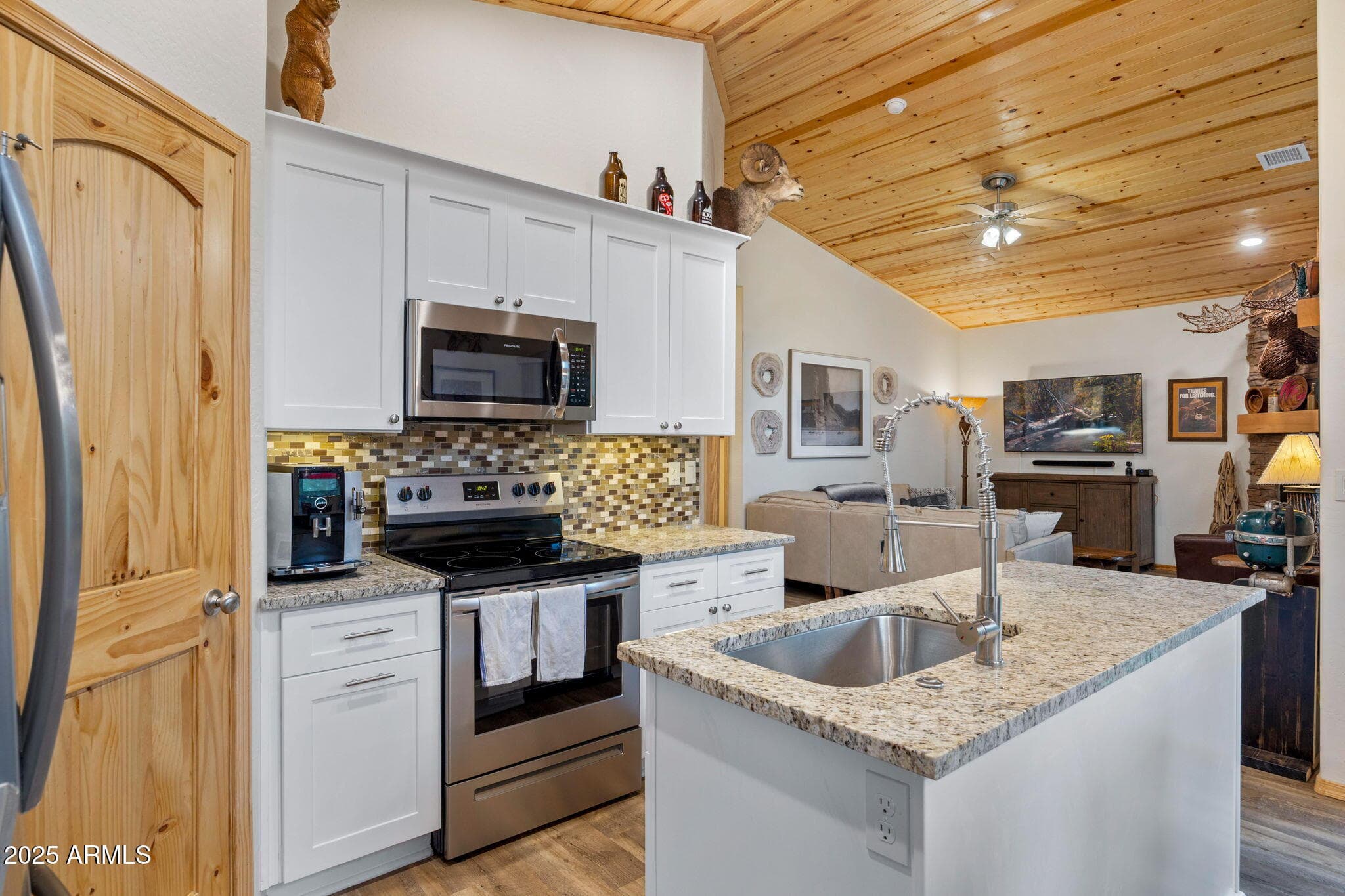 3080 W BLACK OAK Loop, Show Low, AZ 85901 — photo 12 of 38