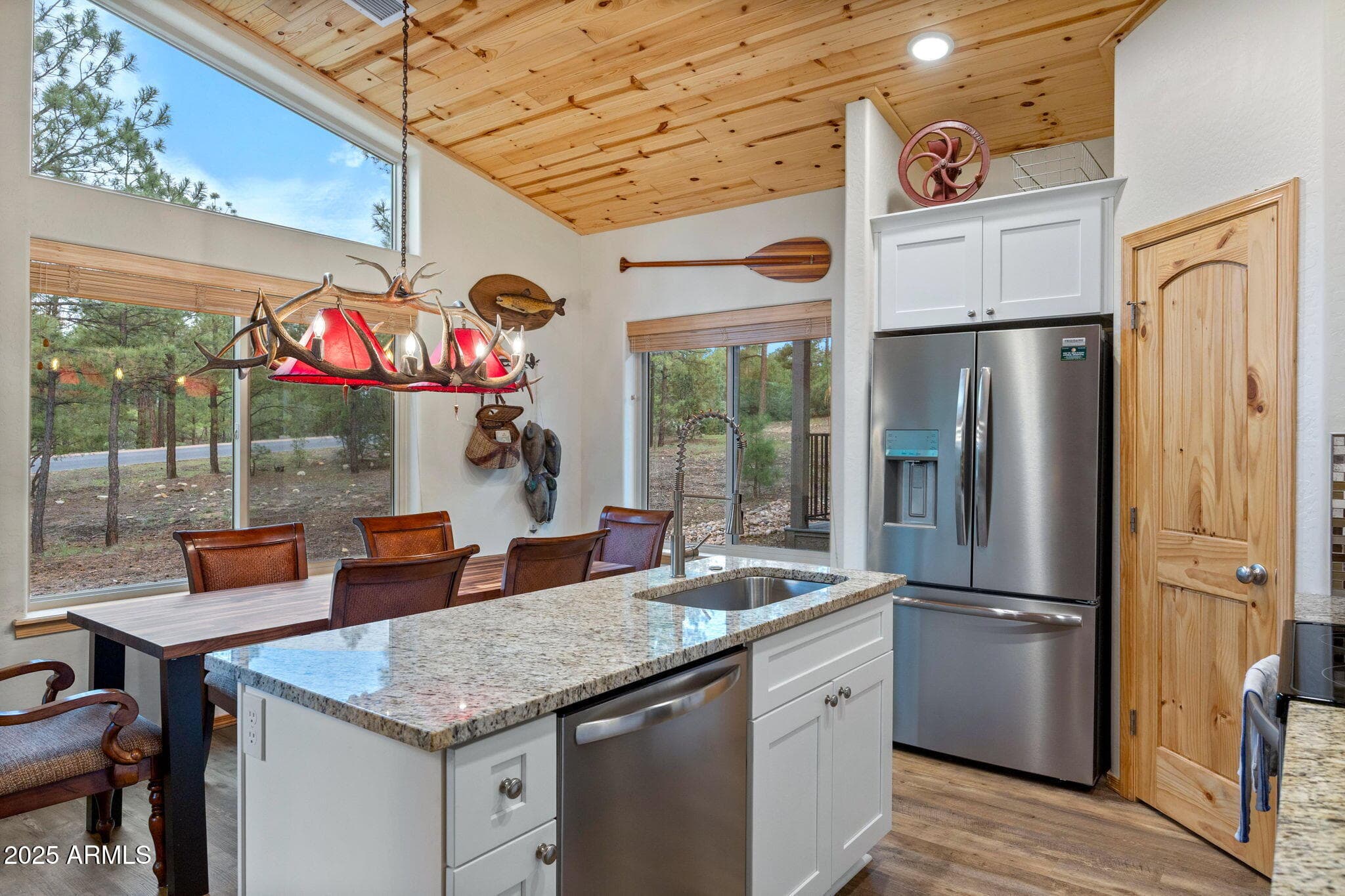 3080 W BLACK OAK Loop, Show Low, AZ 85901 — photo 13 of 38