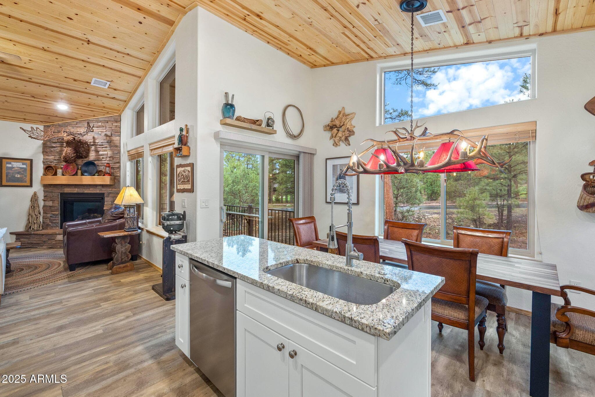 3080 W BLACK OAK Loop, Show Low, AZ 85901 — photo 15 of 38