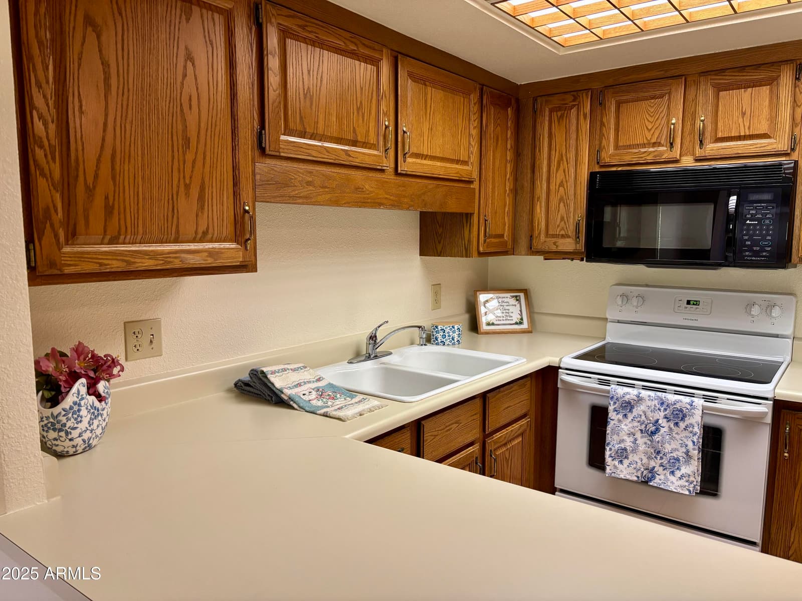 10330 W THUNDERBIRD Boulevard A316, Sun City, AZ 85351 — photo 5 of 19