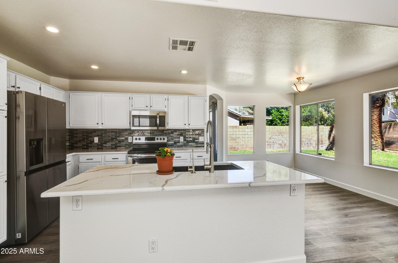 21927 N 74TH Lane, Glendale, AZ 85310 — photo 11 of 32