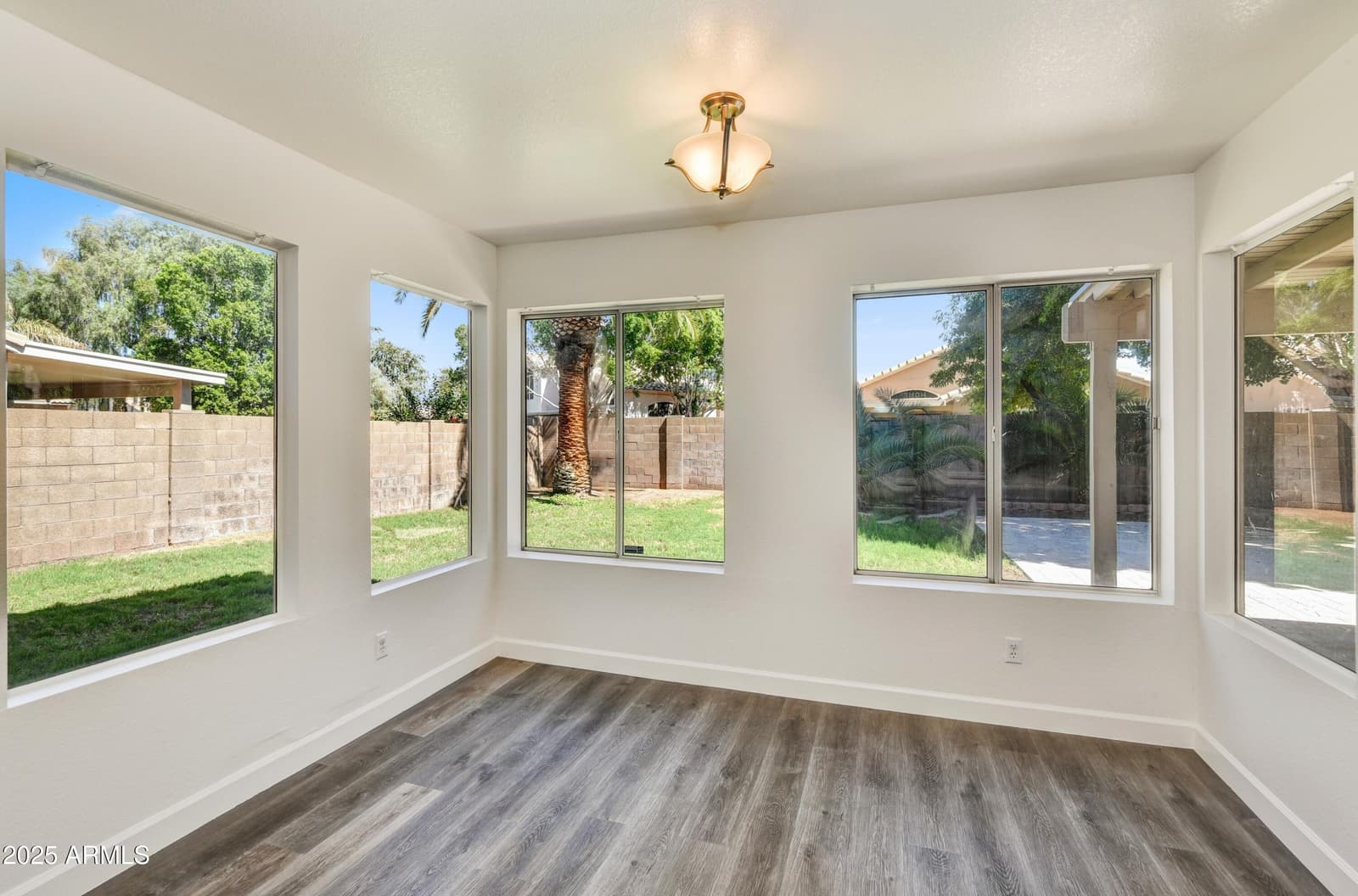 21927 N 74TH Lane, Glendale, AZ 85310 — photo 9 of 32