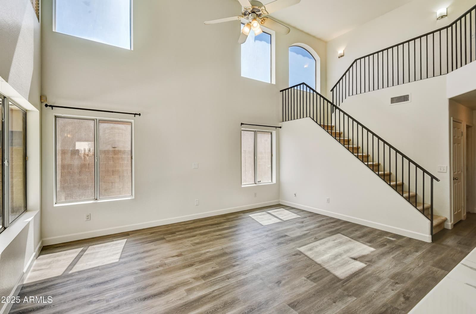 21927 N 74TH Lane, Glendale, AZ 85310 — photo 14 of 32