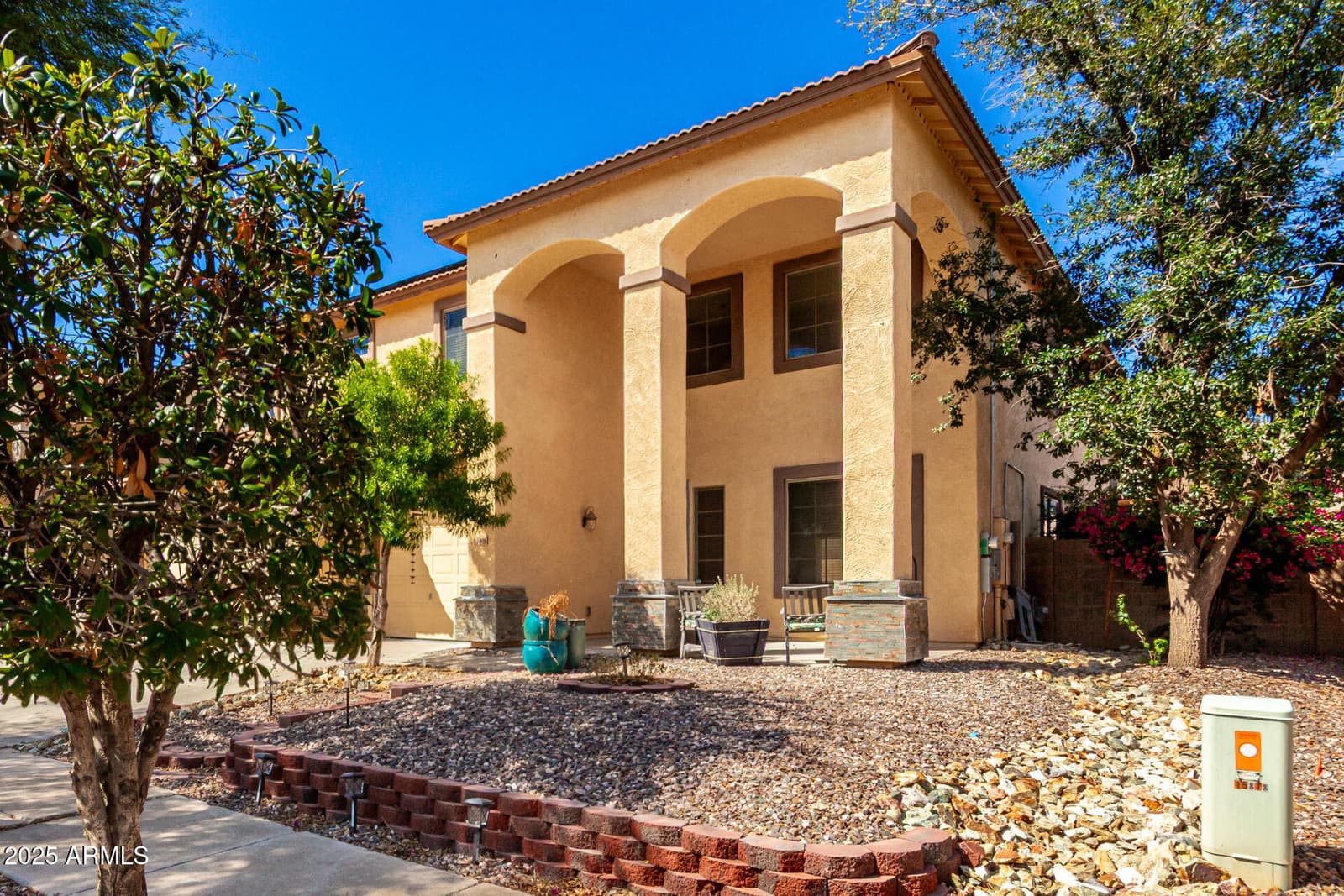 15826 W MERCER Lane, Surprise, AZ 85379 — photo 7 of 48