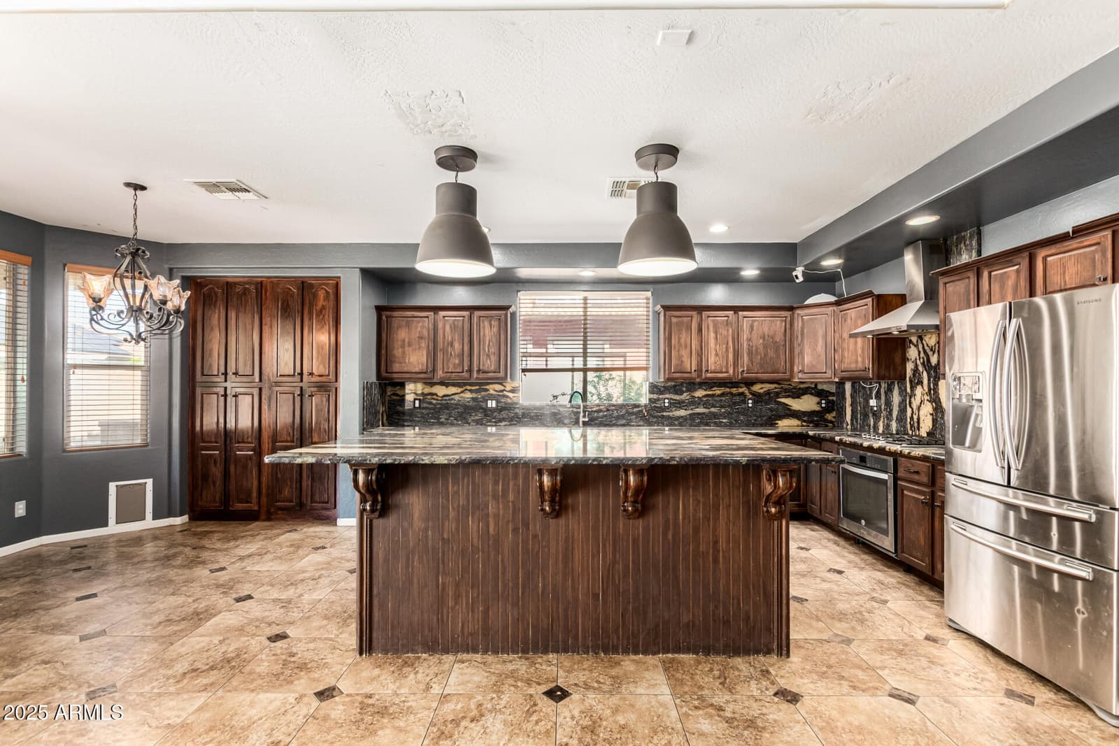 15826 W MERCER Lane, Surprise, AZ 85379 — photo 13 of 48