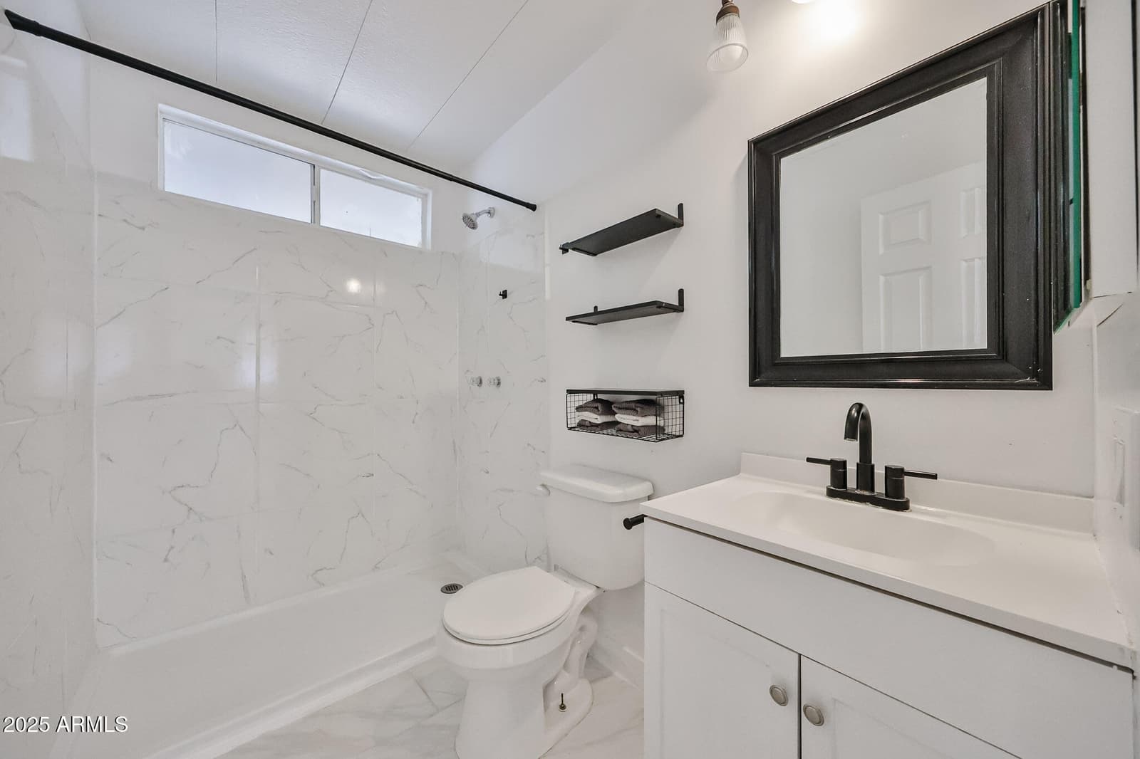 303 E SOUTH MOUNTAIN Avenue 100, Phoenix, AZ 85042 — photo 5 of 24