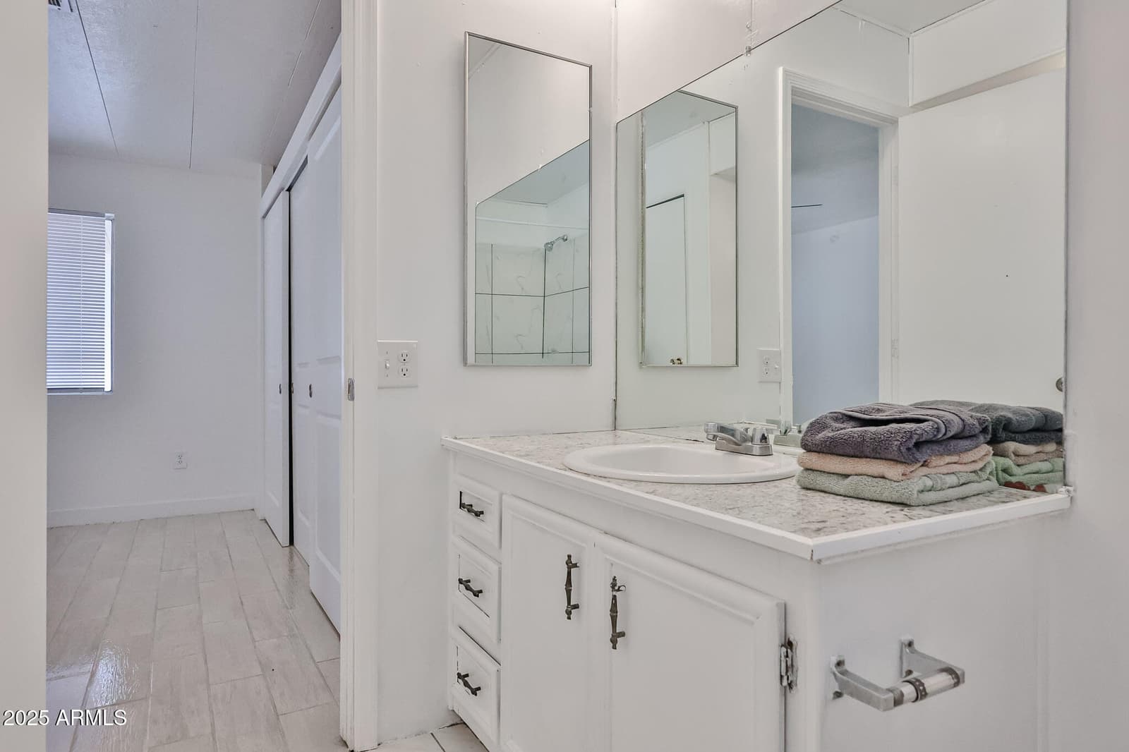 303 E SOUTH MOUNTAIN Avenue 100, Phoenix, AZ 85042 — photo 14 of 24