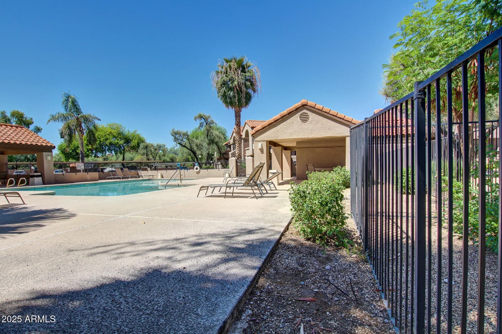 609 E MESQUITE Circle D131, Tempe, AZ 85288 — photo 27 of 36