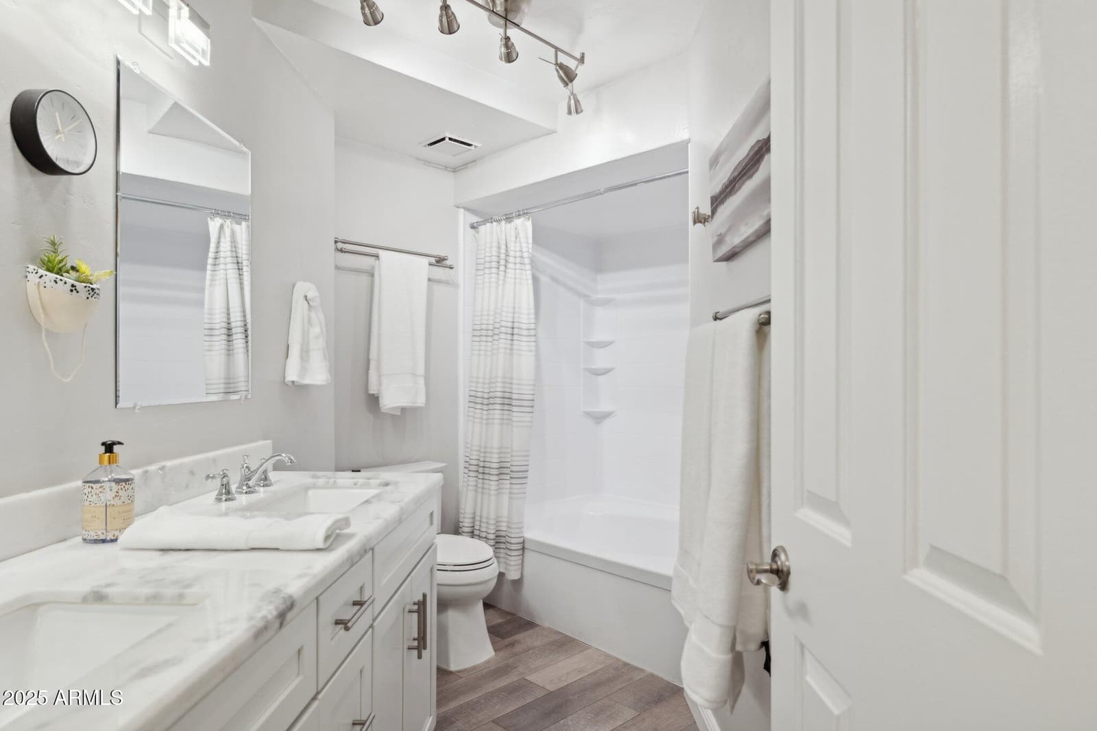5104 N 32ND Street 218, Phoenix, AZ 85018 — photo 17 of 34