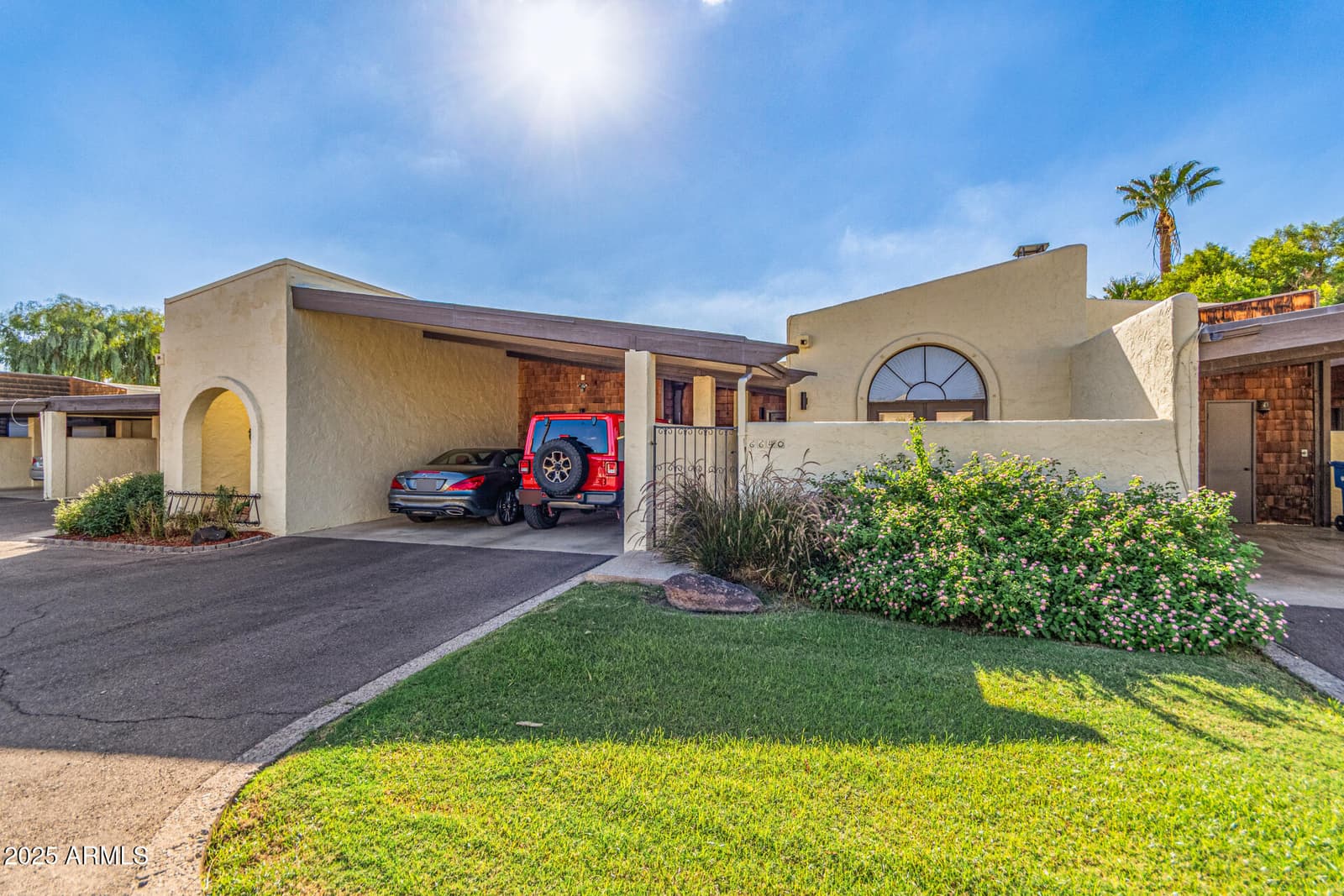 6640 N CHATELAINE Place, Phoenix, AZ 85014 — photo 4 of 37