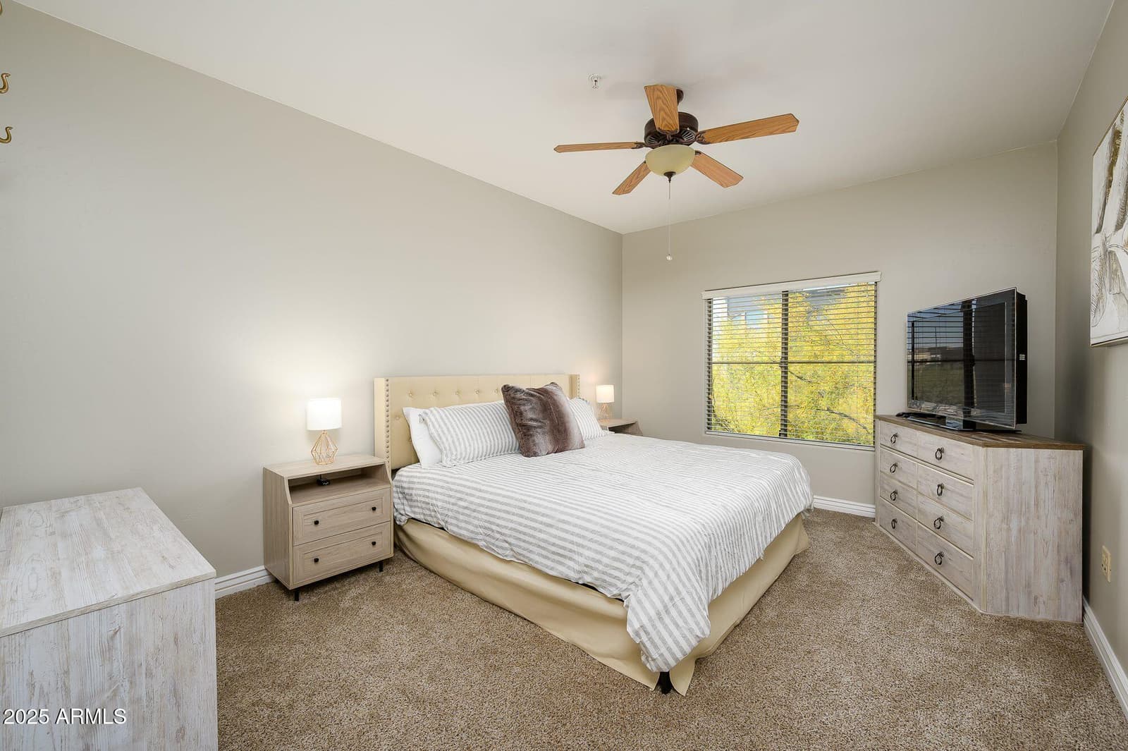 5450 E DEER VALLEY Drive 3008, Phoenix, AZ 85054 — photo 13 of 26