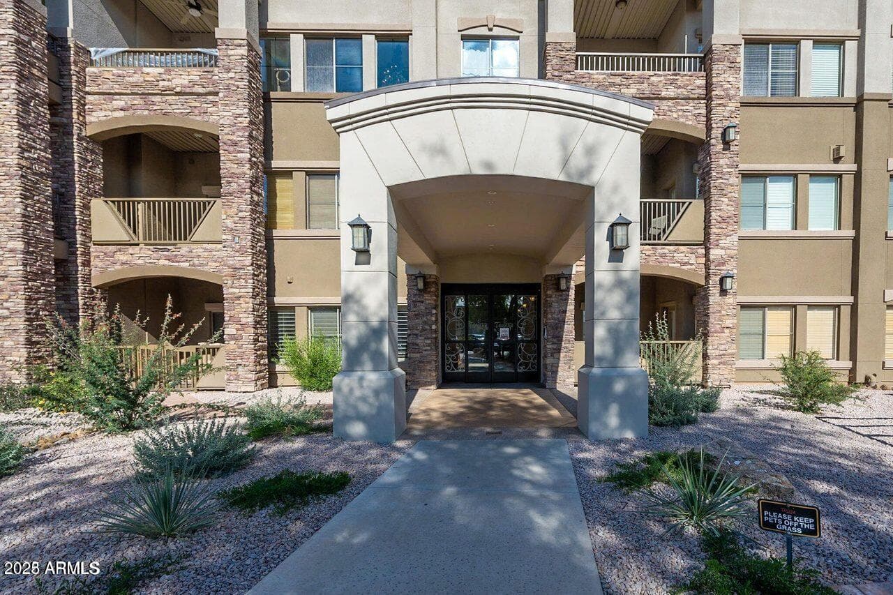 5450 E DEER VALLEY Drive 3008, Phoenix, AZ 85054 — photo 2 of 26