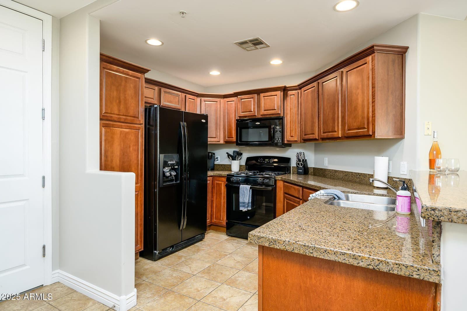5450 E DEER VALLEY Drive 3008, Phoenix, AZ 85054 — photo 5 of 26