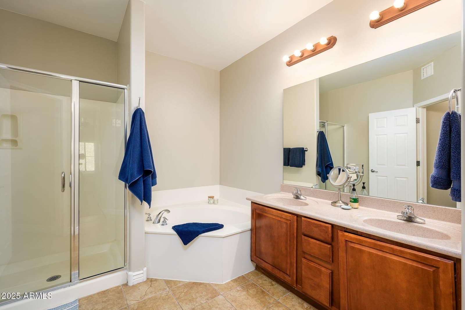 5450 E DEER VALLEY Drive 3008, Phoenix, AZ 85054 — photo 16 of 26