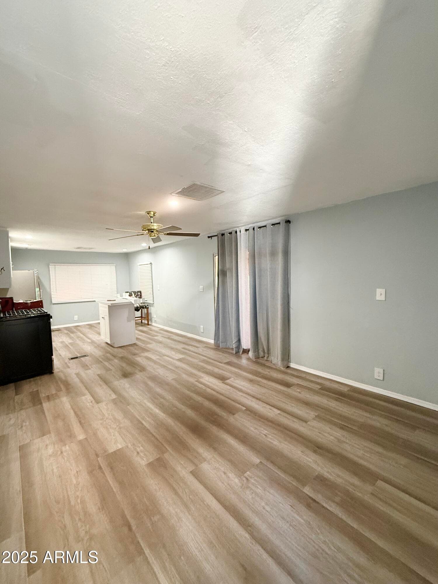 10701 N 99TH Avenue 17, Peoria, AZ 85345 — photo 3 of 7