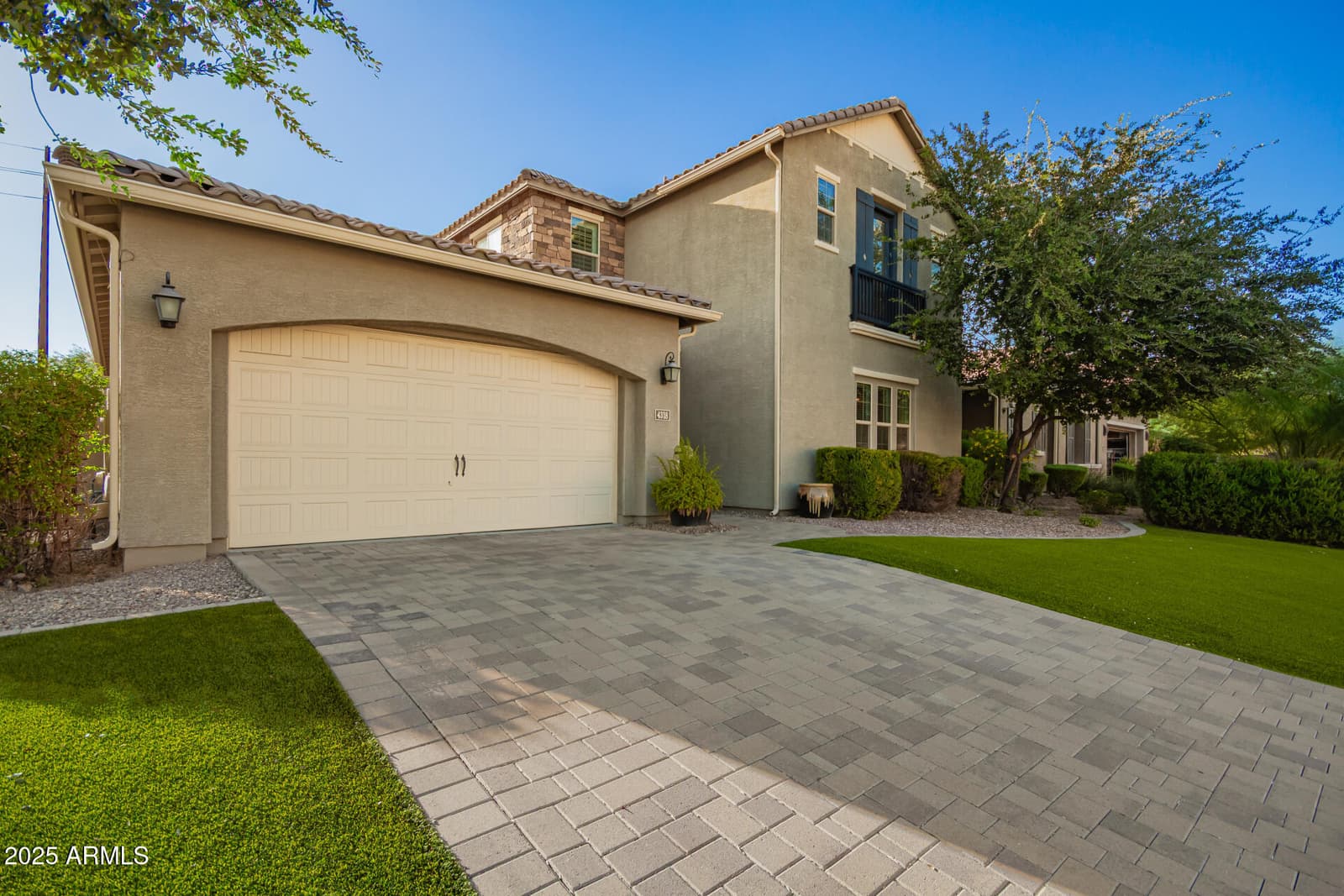4318 S REDCLIFFE Drive, Gilbert, AZ 85297 — photo 3 of 110
