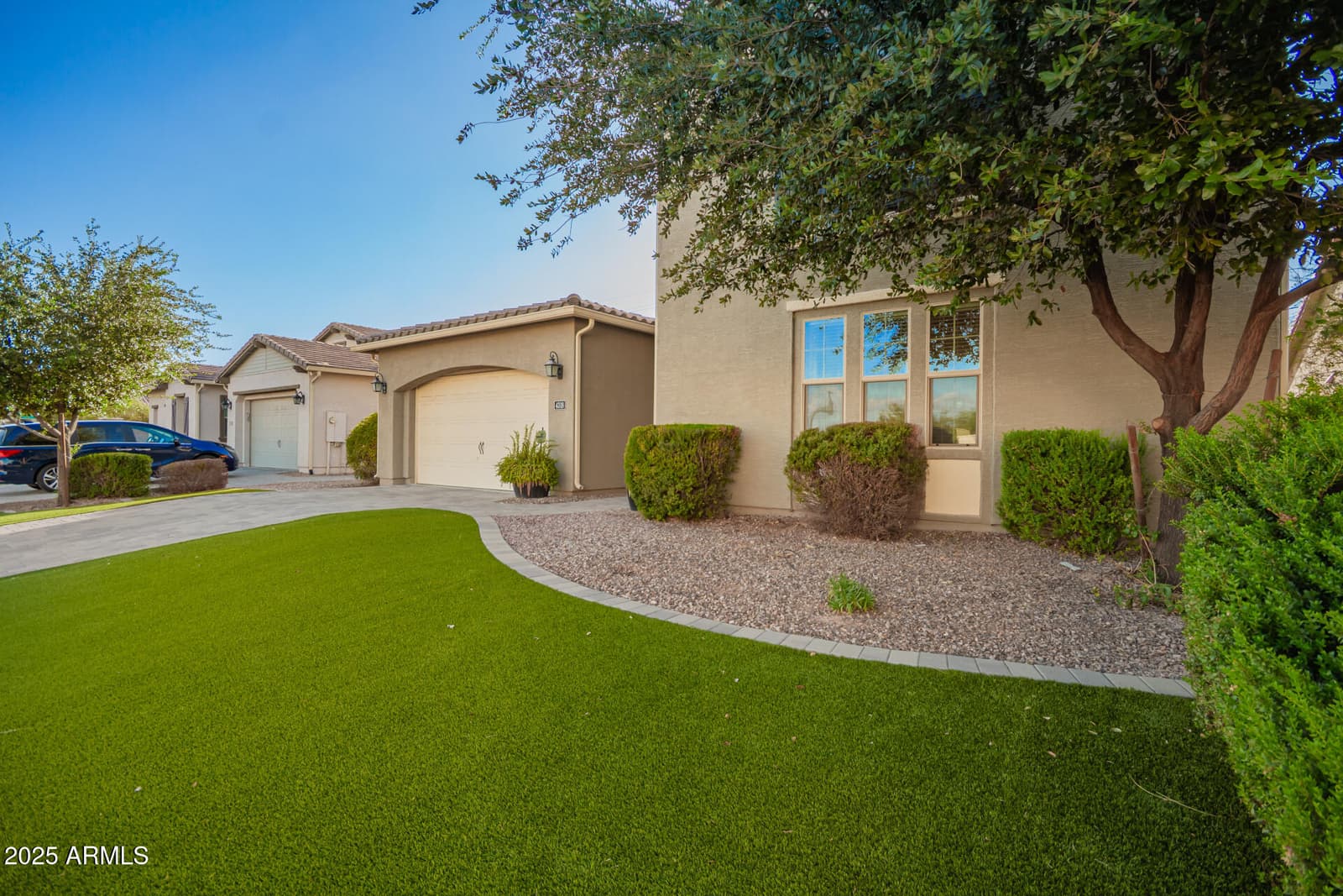 4318 S REDCLIFFE Drive, Gilbert, AZ 85297 — photo 5 of 110
