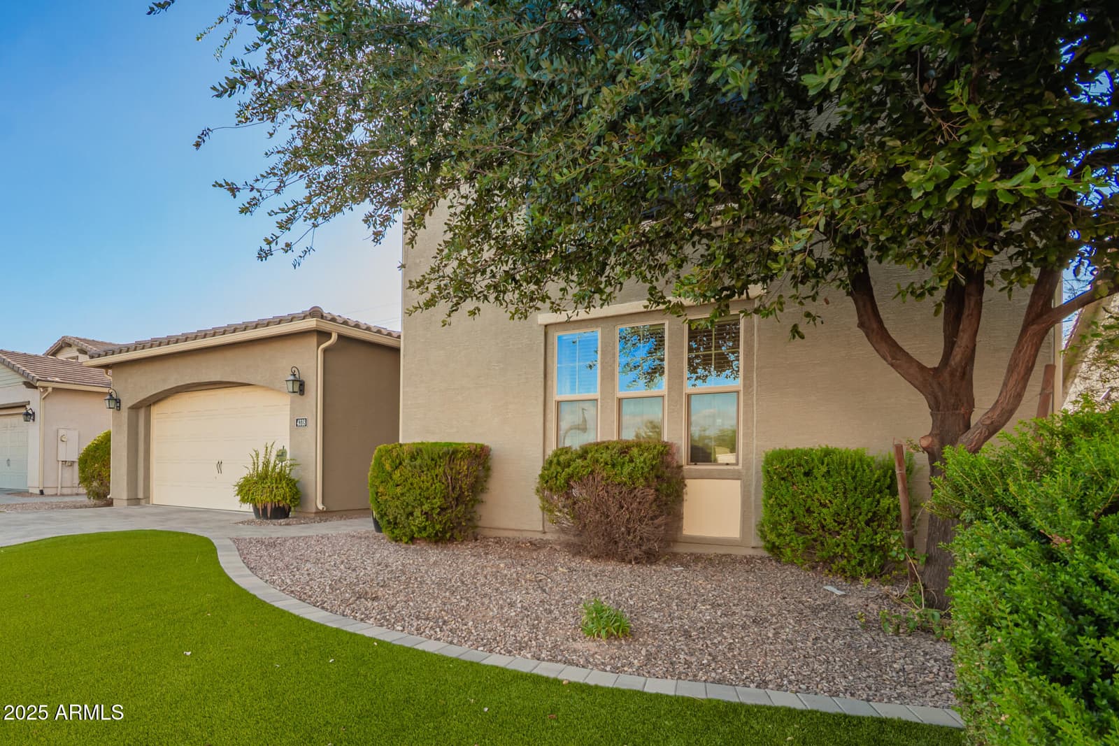 4318 S REDCLIFFE Drive, Gilbert, AZ 85297 — photo 6 of 110