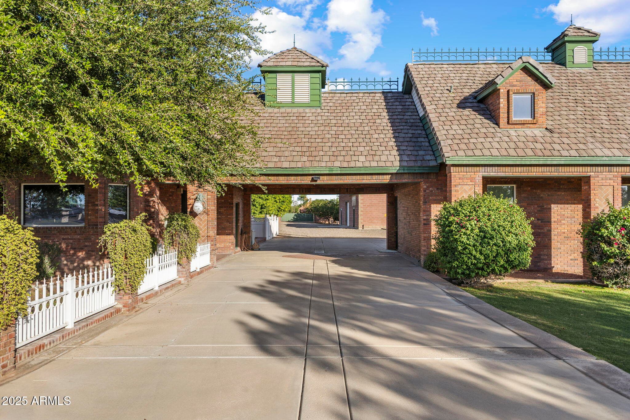 2025 S VAL VISTA Drive, Gilbert, AZ 85295 — photo 10 of 104