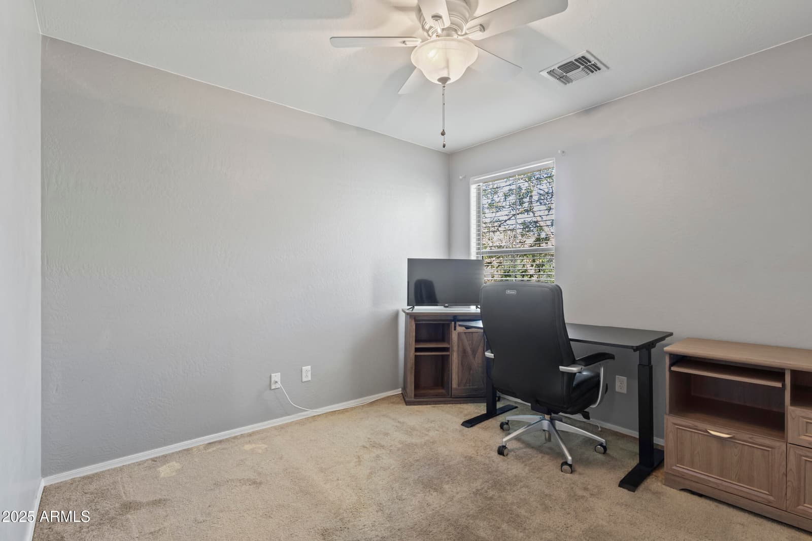 8192 W LYNWOOD Street, Phoenix, AZ 85043 — photo 15 of 39