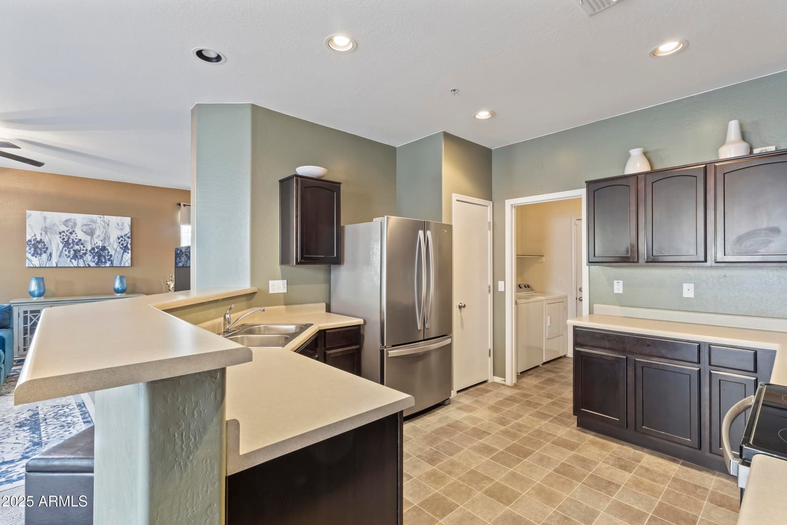 8192 W LYNWOOD Street, Phoenix, AZ 85043 — photo 25 of 39