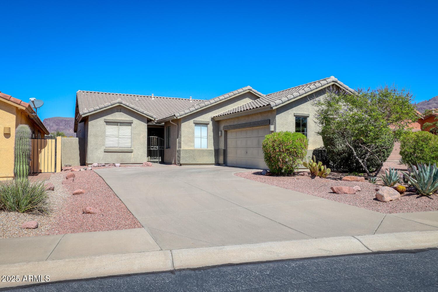 7672 E GLOBEMALLOW Lane, Gold Canyon, AZ 85118 — photo 2 of 26