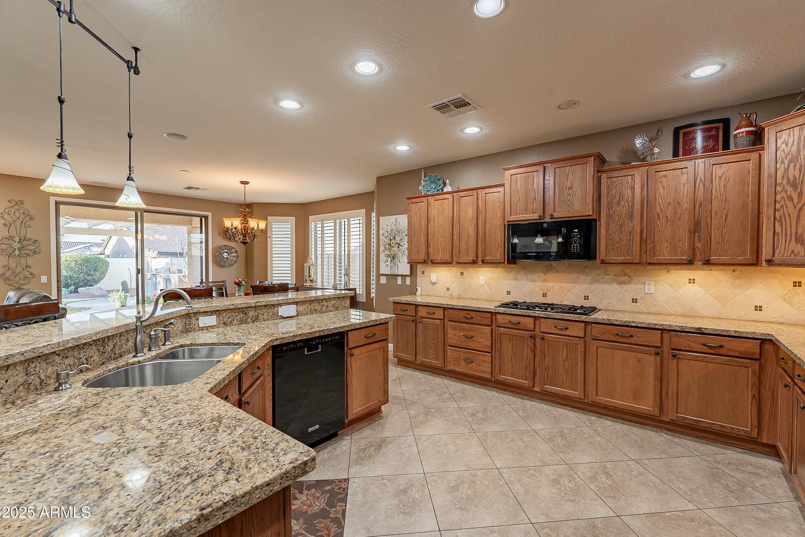 4756 W NOGALES Way, Eloy, AZ 85131 — photo 15 of 64