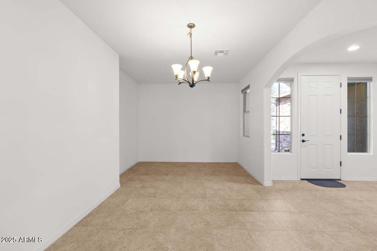 18306 W BECK Lane, Surprise, AZ 85388 — photo 6 of 40